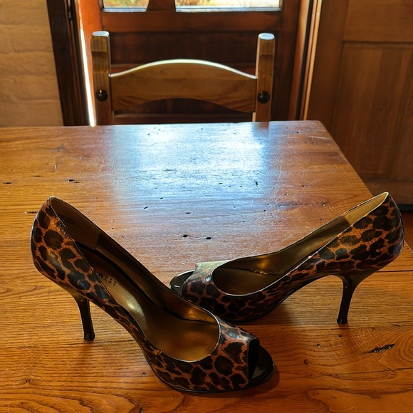 Brand new Nine West leopard print peep toe high heels. Heels are 3.75”. - Picture 3 of 5